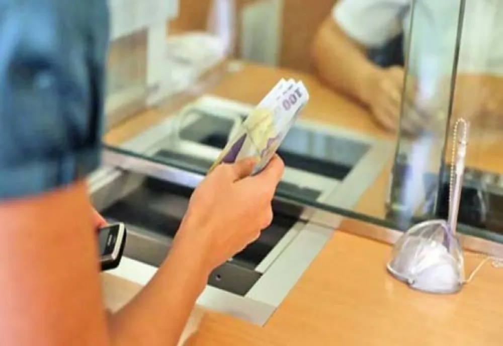 Românii, speriați că nu-și mai pot plăti datoriile la bănci