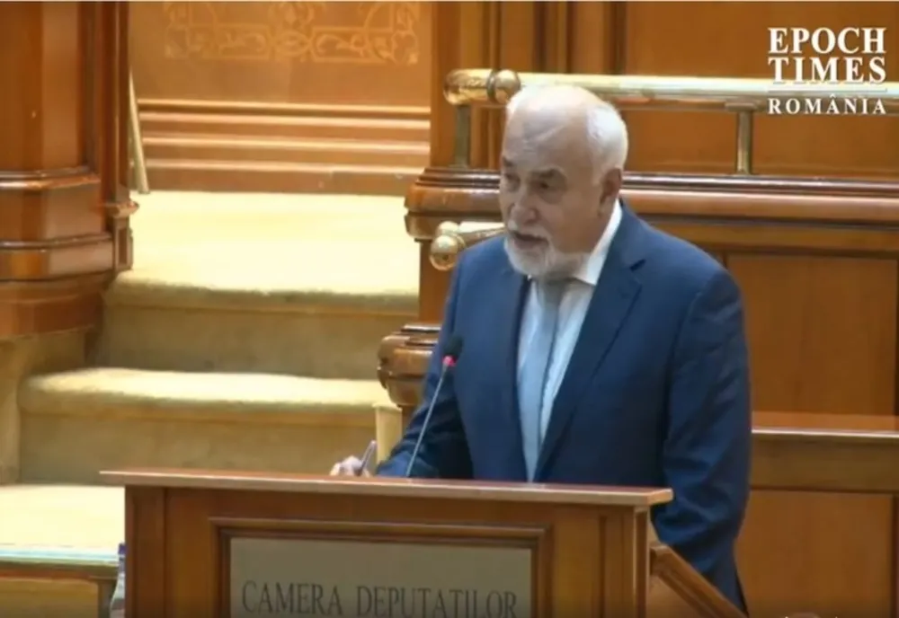 Varujan Vosganian: ”Guvernul ar trebui să intre în pământ de rușine”