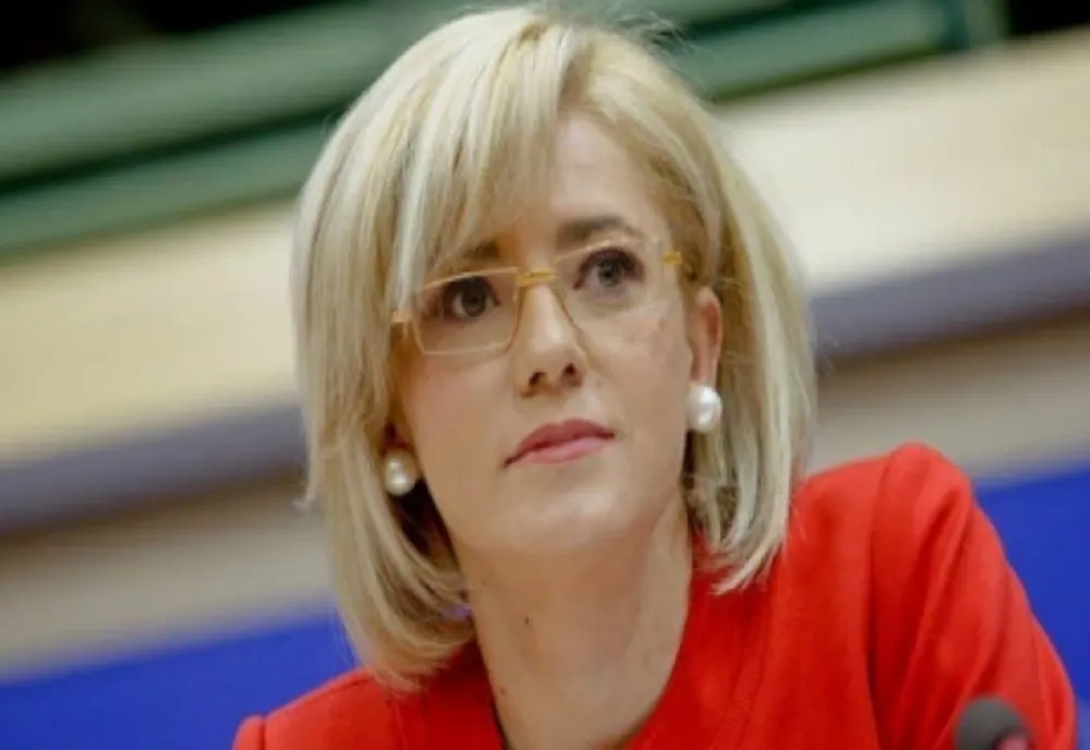 CORINA CREȚU, FOST CONSILIER AL LUI ION ILIESCU: GÂNDURILE MELE SE ÎNDREAPTĂ CĂTRE FAMILIA SA ȘI CEI ALĂTURI DE CARE AM TRAVERSAT MOMENTE ESENȚIALE ALE ISTORIEI POSTDECEMBRISTE