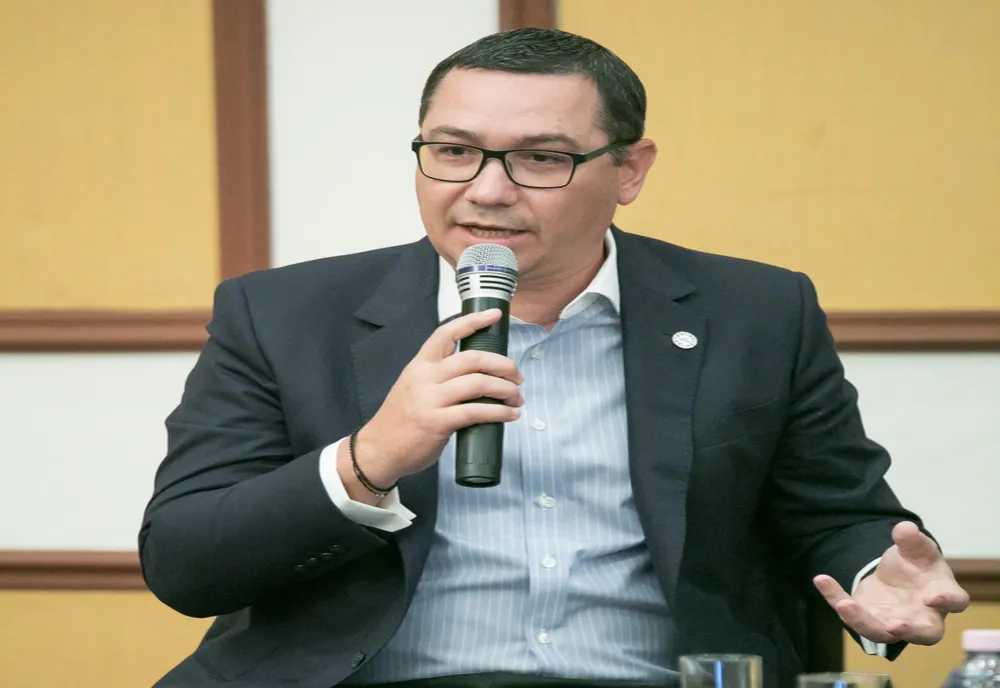 VICTOR PONTA ÎI DESFIINȚEAZĂ PE MARCEL CIOLACU ȘI NICUȘOR DAN: ”NU EU M-AM TATUAT CĂ NU SE MĂREȘTE TVA”