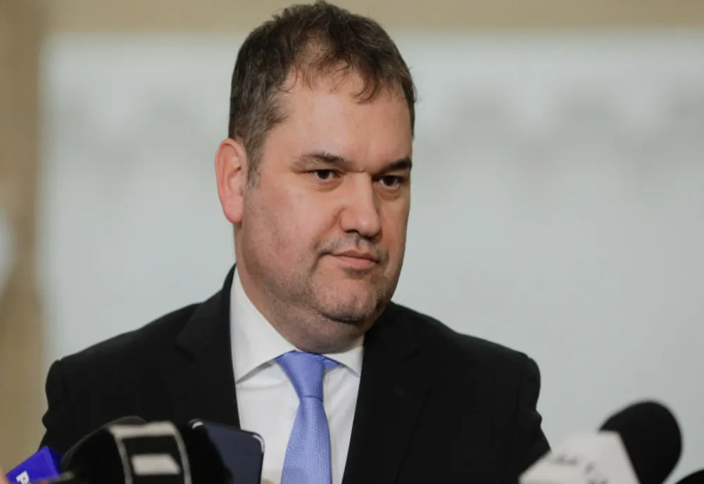 MINISTRUL CSEKE ATTILA TEMPEREAZĂ ELANUL PREMIERULUI BOLOJAN: SUNT PESTE 700 DE UAT-URI ÎN CARE NU E NEVOIE DE REDUCERE DE PERSONAL