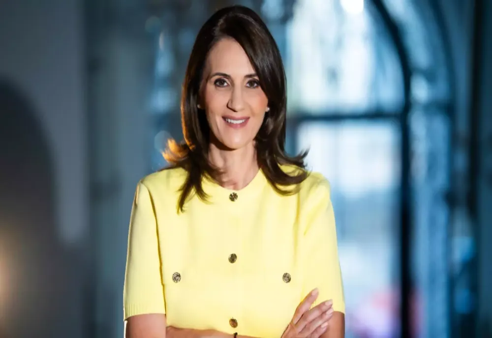 ANCA ALEXANDRESCU A RĂBUFNIT ÎMPOTRIVA TROTINETISTULUI DE LA MApN, DUPĂ MOBILIZAREA FĂCUTĂ PE GENUNCHI: MĂ INFIOARĂ! VOR SĂ NE BAGE ÎN RĂZBOI? O SĂ NE CHEME ȘI COPIII?