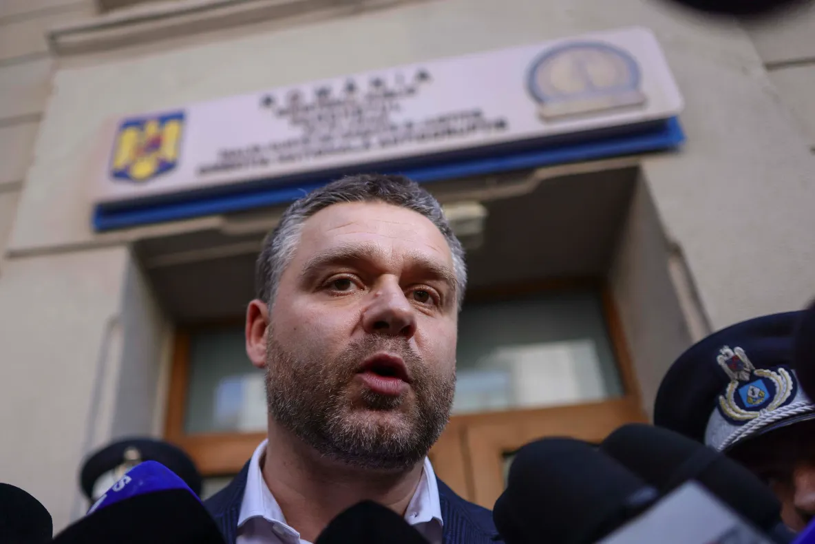 Sute de mii de euro, șpagă la Ciprian Ciucu. Campania electorală primarului, pompată cu bani grei - SURSE