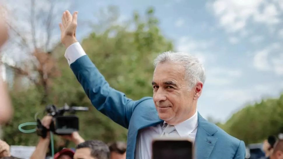 Călin Georgescu, îmbrățișat de români în zi de mare sărbătoare: liderul suveranist a ajuns la Biserica Sfânta Muceniță Varvara din Buftea VIDEO