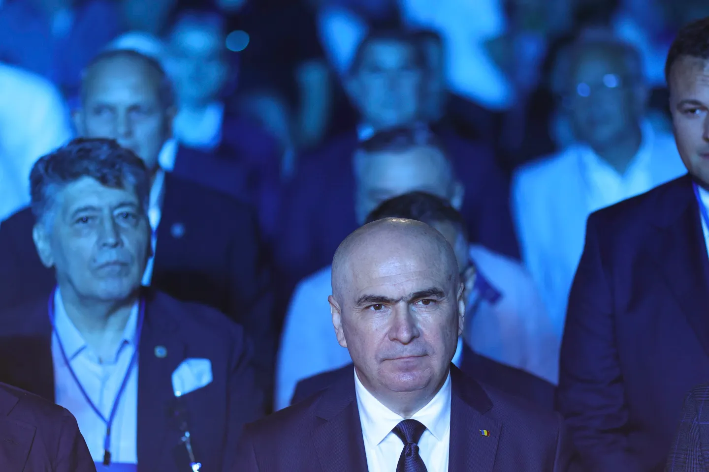 Ipocrizia lui Bolojan continuă. Oamenii lui Șoșoacă primesc funcții, în timp ce veteranii din PNL sunt înlocuiți