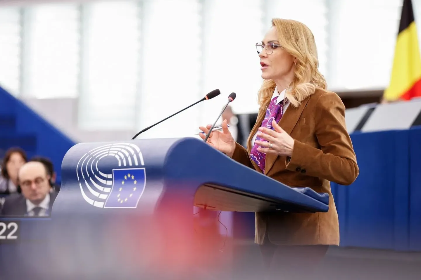 Criza locuințelor, pe masa comisarului european. Gabriela Firea vine cu 20 de propuneri