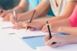 Legea lui Ilie Bolojan a blocat titularizarea: 40.000 de profesori se luptă pentru posturile din Educație