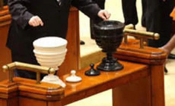 vot_in_parlament