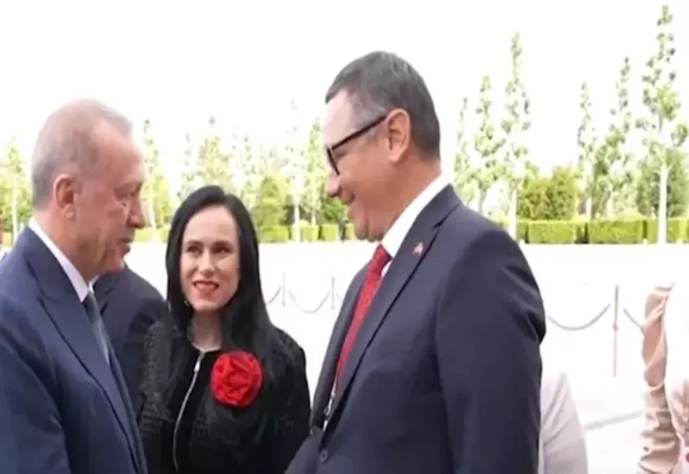 IPOCRIZIA FĂRĂ LIMITE A LUI VICTOR PONTA. CUM ȘI-A SCHIMBAT DISCURSUL DESPRE TRUMP