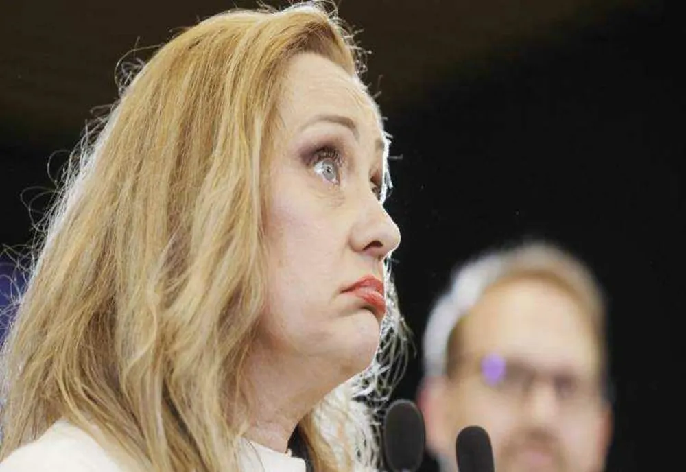 USR ANUNȚĂ CĂ NU O MAI SUSȚINE PE ELENA LASCONI LA PREZIDENȚIALE! REZIȘTII ÎL SPRIJINĂ PE NICUȘOR DAN