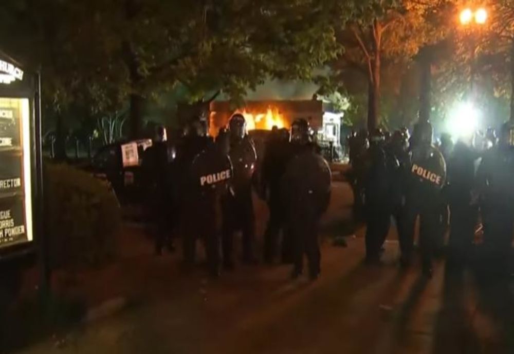 Stare de asediu, la Casa Albă. Donald Trump, dus în buncăr. Garda Națională, scoasă pe străzi în 8 state