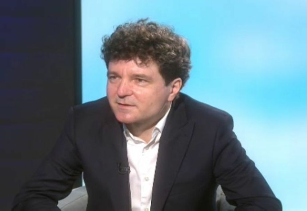 Dorin Iacob, ironic: Apa caldă încă nu a aflat că Nicușor Dan a câștigat Primăria și nu s-a prezentat