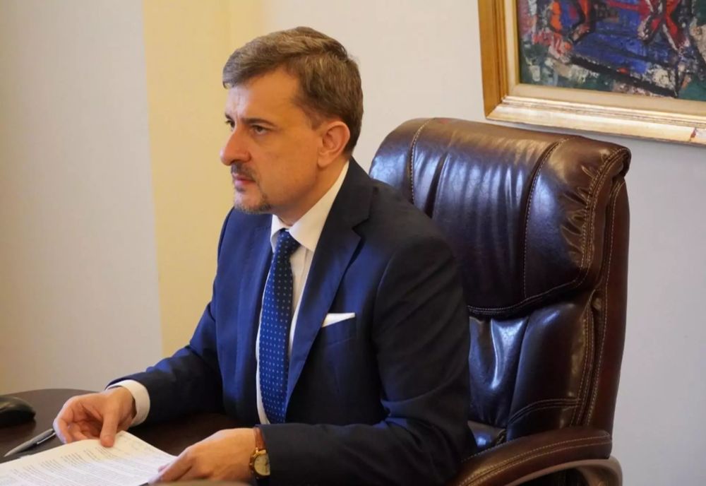 AMBASADORUL ROMÂNIEI LA VATICAN, OMUL LUI PONTA, TRAI REGESC PE BANI PUBLICI: CHIRIE DE 15.000 DE EURO