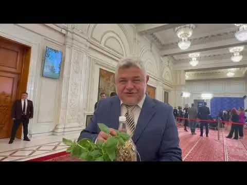 Senatorul Ninel Peia a adus agheasmă, tămâie și busuioc în Parlament