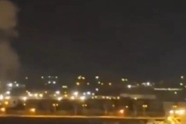 Război în Orientul Mijlociu: Iranul lovește baze americane, Israelul bombardează masiv. Londra se alătură Washingtonului. O bază britanică din Cipru, lovită de o dronă